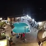 Eden Luxury Con Piscina E Jacuzzi Guest house