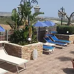 Eden Luxury Con Piscina E Jacuzzi Guest house