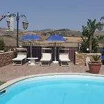 Eden Luxury Con Piscina E Jacuzzi Guest house 3*
