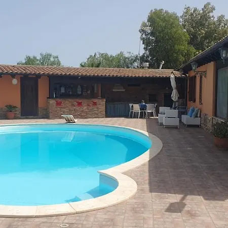 Eden Luxury Con Piscina E Jacuzzi 3*