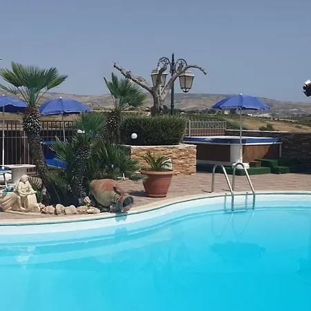 Gasthof Eden Luxury Con Piscina E Jacuzzi