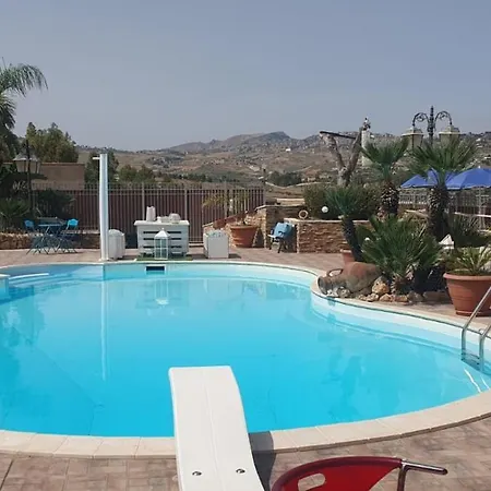 Eden Luxury Con Piscina E Jacuzzi 3*