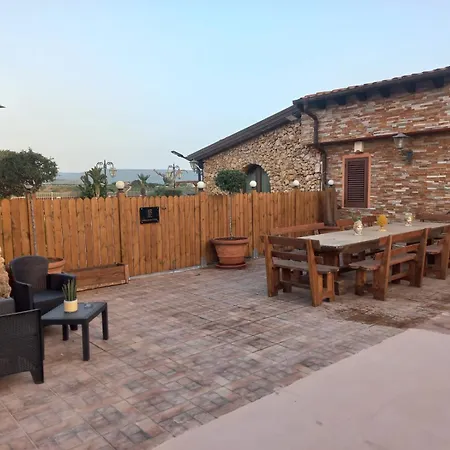 Guest house Eden Luxury Con Piscina E Jacuzzi