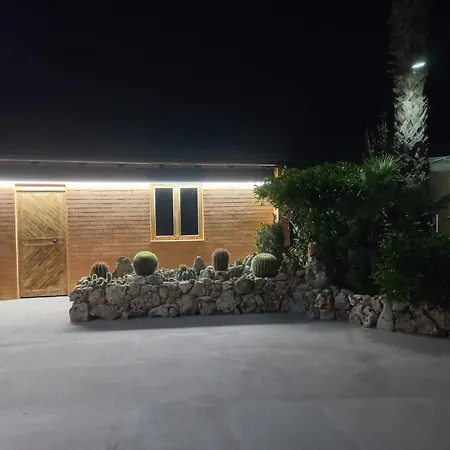 Eden Luxury Con Piscina E Jacuzzi Gasthof 3*