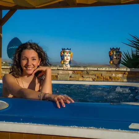 Eden Luxury Con Piscina E Jacuzzi 3*