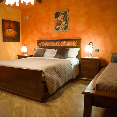 Affittacamere Eden Luxury Con Piscina E Jacuzzi