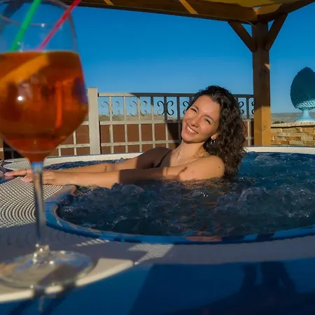 Gasthof Eden Luxury Con Piscina E Jacuzzi 3*