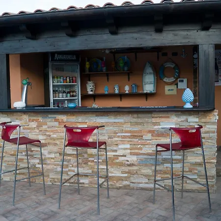 Eden Luxury Con Piscina E Jacuzzi 3*