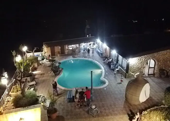 Eden Luxury Con Piscina E Jacuzzi Gasthuis