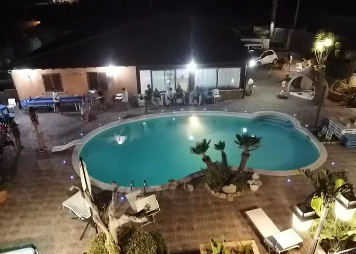 Gasthuis Eden Luxury Con Piscina E Jacuzzi