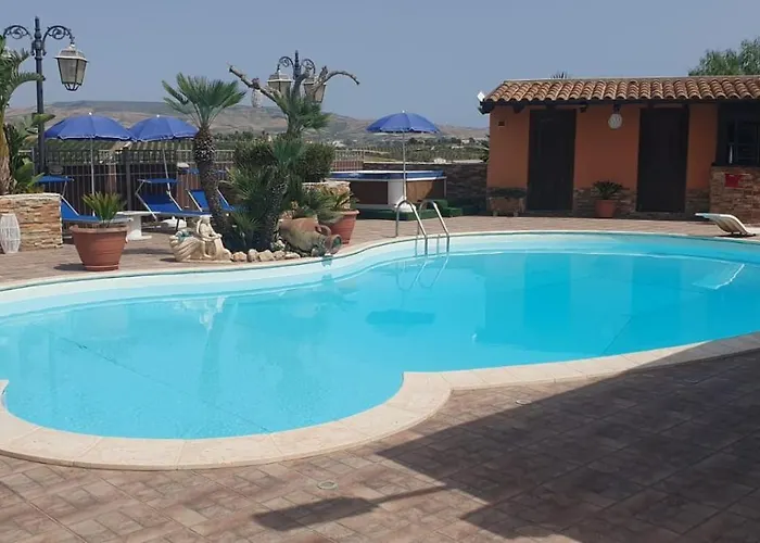 Guest house Eden Luxury Con Piscina E Jacuzzi 3*