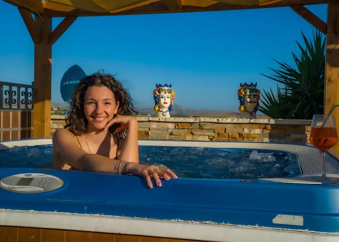 Eden Luxury Con Piscina E Jacuzzi 3*