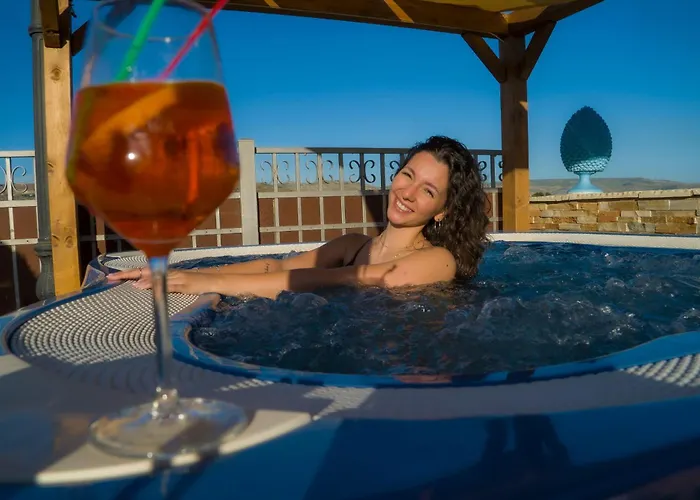 Gasthuis Eden Luxury Con Piscina E Jacuzzi 3*
